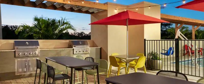 Home2 Suites By Hilton Brandon Tampa Экстерьер фото
